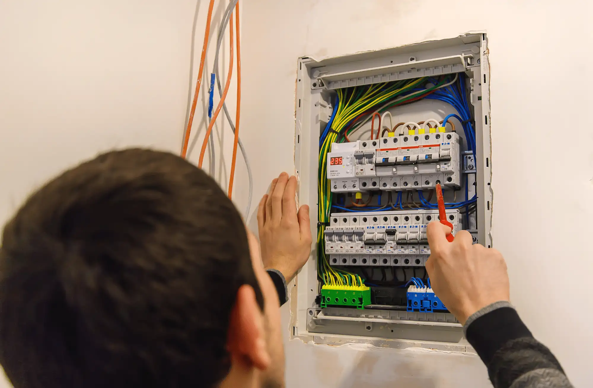instalar sistema eléctrico en vivienda